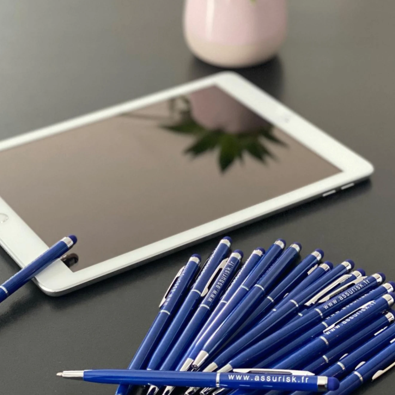 
Warning: Undefined property: stdClass::$titleAbout in /mnt/web719/d1/26/51412126/htdocs/assurisk/view/services/particuliers.php on line 80
